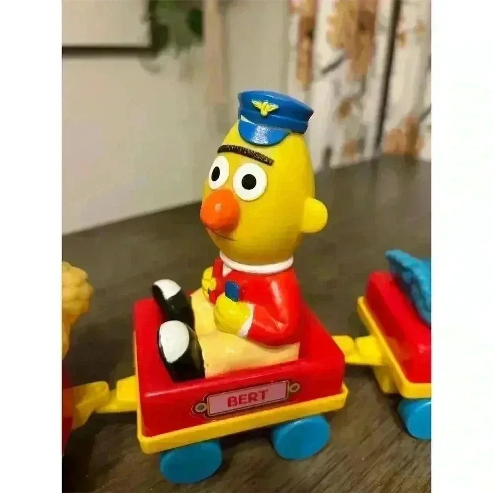 Vintage 1989 ILLCO Sesame Street Wind-Up Train Set Toy Bert, Cookie, Big Bird - Picture 2 of 13
